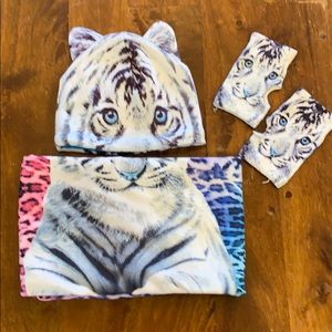 Beanie, scarf and mitten covers for little girl